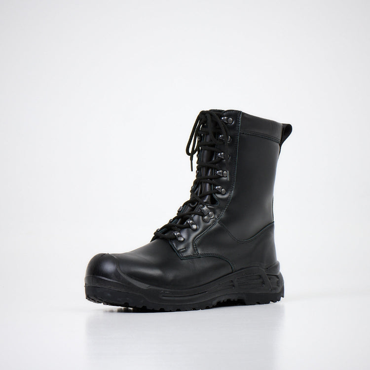 74940Nahkasaappaat Vibram- pohjalla / 49402100 Leather Boots with Vibram Outsole2100 Leather Boots with Vibram Outsole
