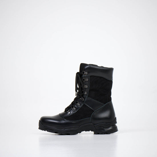 590 Aavikkobootsit vetoketjulla- musta /  590 Desert Boots with Zipper - Black